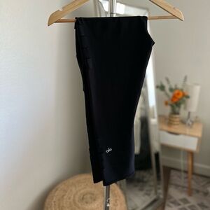 Alo Yoga Black high waisted sliced capri leggings NEW